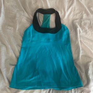 Lululemon tank with shelf bra
